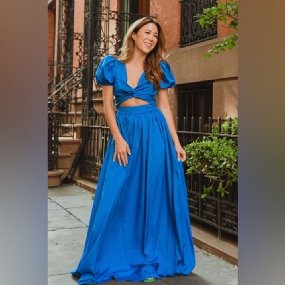 NWT ONE 33 SOCIAL Bright Blue Puff Sleeve Twist Front
Beverly Maxi Dress Sz 10